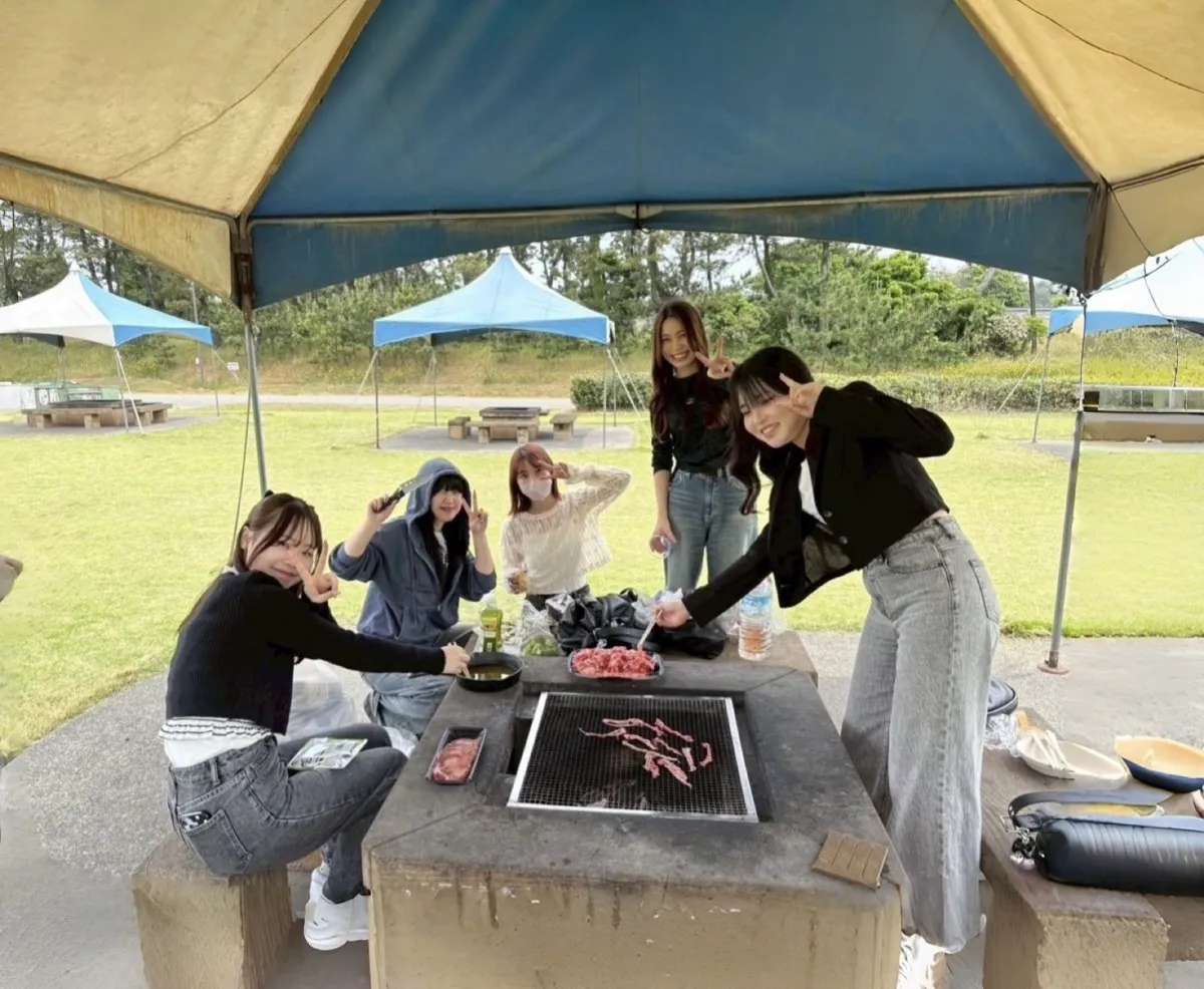 BBQを楽しむスタッフ