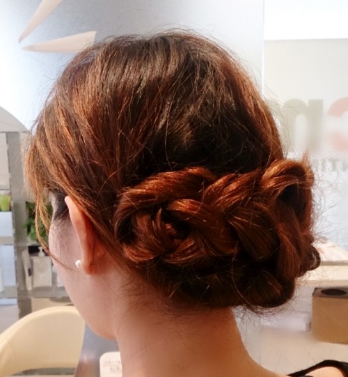 結婚式のセルフヘアアレンジにも使える簡単三つ編みセットのやり方